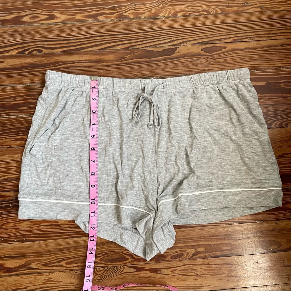 NWT Auden Heather Gray loud Knit Modal Short Sleeve Notch Collar Top and Shorts - Picture 8 of 9